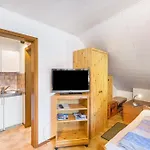 度假居 Gaestehaus Linde *