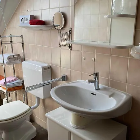 بيت للعطل Gaestehaus Linde *