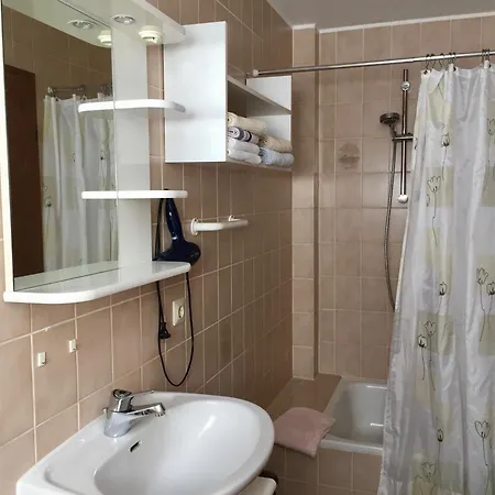 Gaestehaus Linde * انديغن