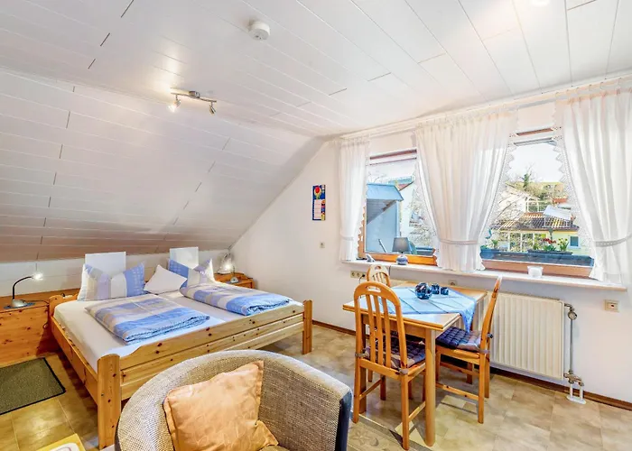 度假居 Gaestehaus Linde 恩丁根