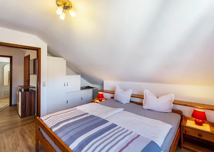 度假居 Gaestehaus Linde 恩丁根