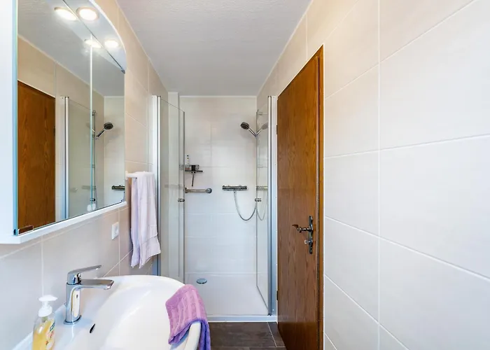 Gaestehaus Linde 度假居 恩丁根